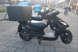 Bezorger Domino&#39;s Pizza bestolen van scooter