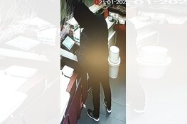 Gezocht: Wie is de man die probeerde een cafetaria in Enschede te overvallen?