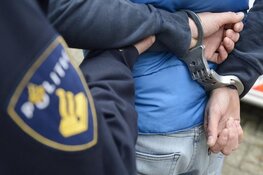 Meerdere verdachten aangehouden na melding bezit vuurwapen en drugsdealen