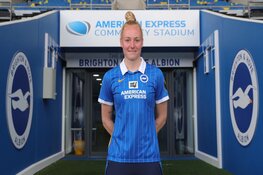 Danique Kerkdijk tekent nieuw contract bij Brighton & Hove Albion