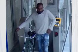 Wie beroofde en mishandelde een man in Enschede?