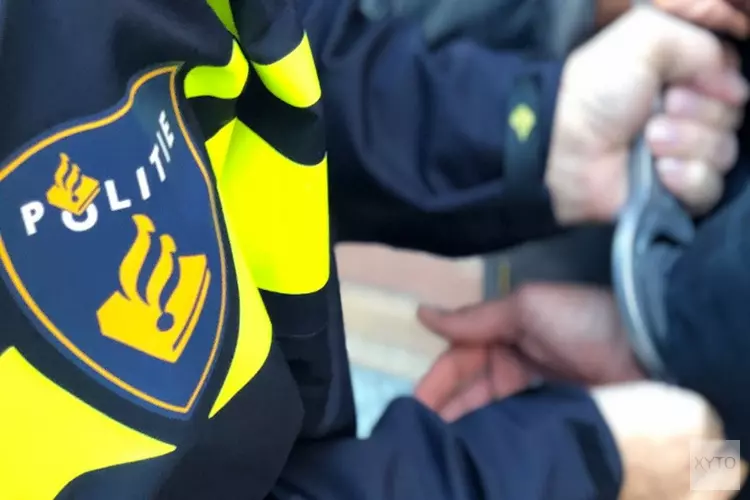Politie houdt vader en zoon aan voor handel in illegaal vuurwerk