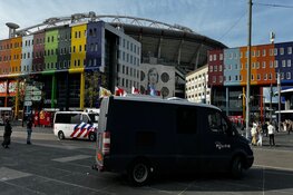 Vier agenten gewond bij ongeregeldheden Arena, Twente-aanhangers aangehouden