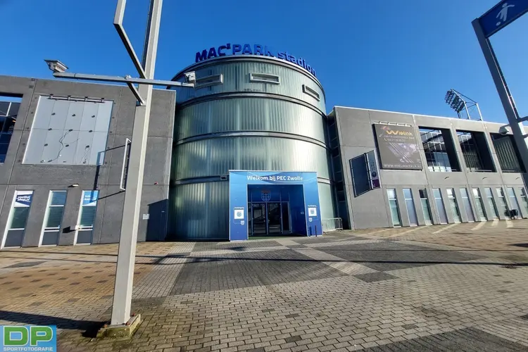 PEC Zwolle klopt FC Twente in seizoensouverture: Oosting scoort tegen Oosting