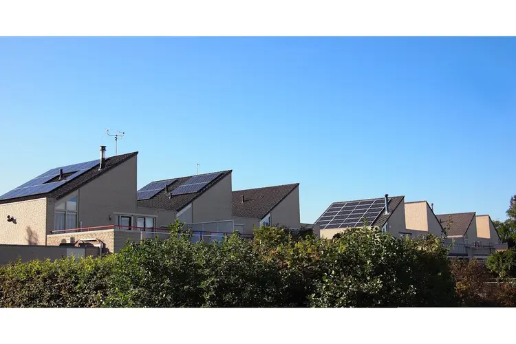 Zonnepanelen op je dak? In Overijssel gaat je rekening met 350 euro omhoog